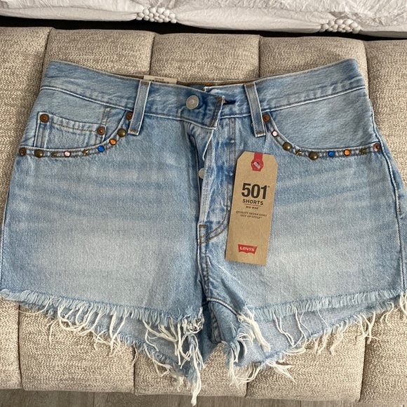 Levis 501 mid rise shorts NWT - Picture 1 of 4